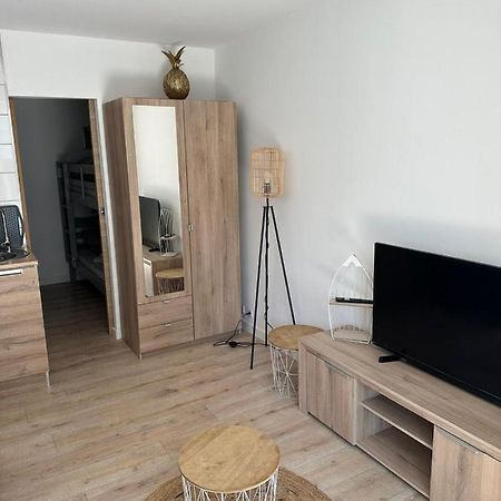 Charmant Studio Neuf 150M Plage Sur Avenue Principale Climatise Et Parking キャバレール・シュル・メール エクステリア 写真