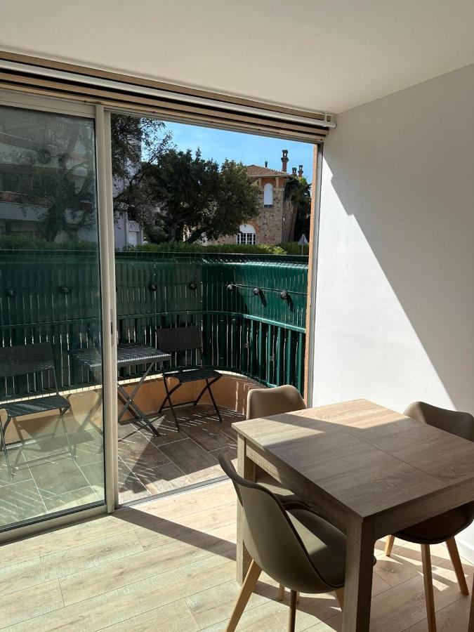Charmant Studio Neuf 150M Plage Sur Avenue Principale Climatise Et Parking キャバレール・シュル・メール エクステリア 写真