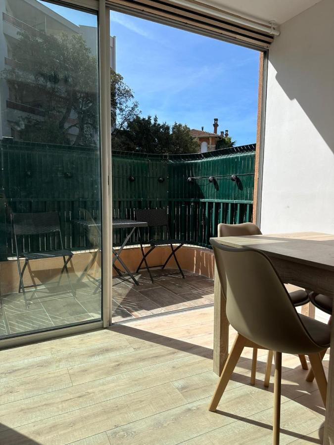 Charmant Studio Neuf 150M Plage Sur Avenue Principale Climatise Et Parking キャバレール・シュル・メール エクステリア 写真