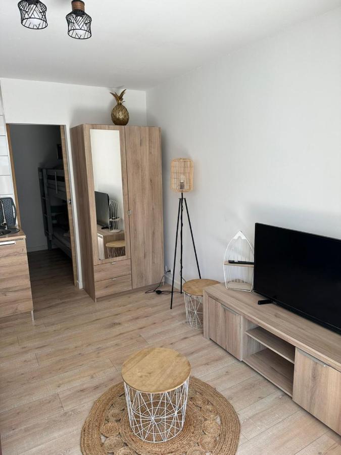 Charmant Studio Neuf 150M Plage Sur Avenue Principale Climatise Et Parking キャバレール・シュル・メール エクステリア 写真