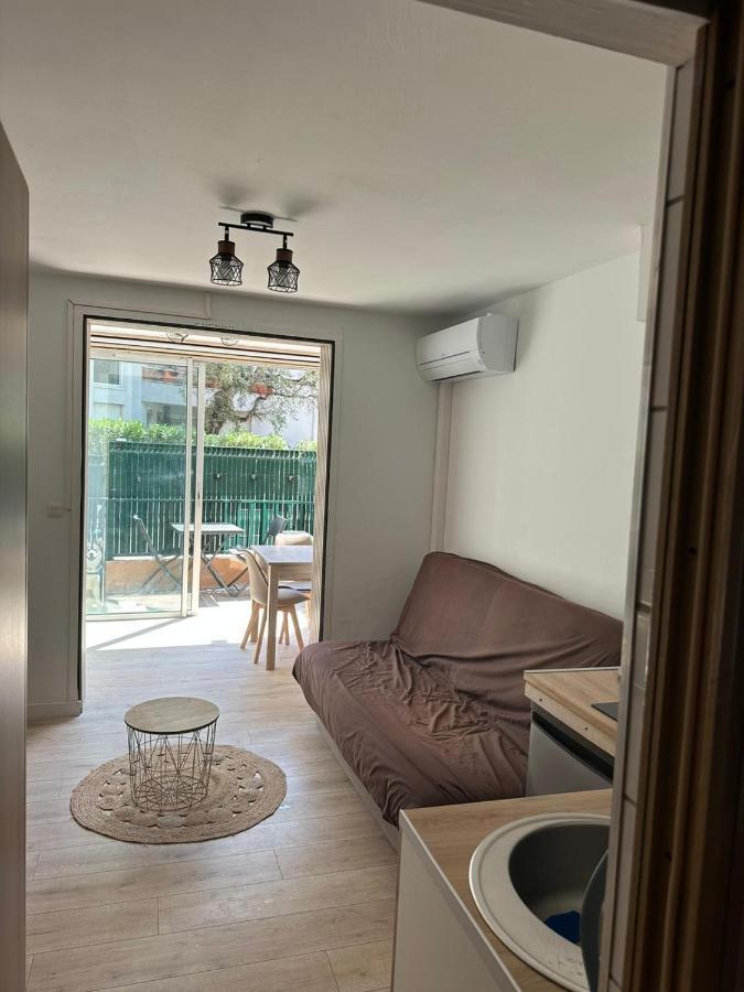 Charmant Studio Neuf 150M Plage Sur Avenue Principale Climatise Et Parking キャバレール・シュル・メール エクステリア 写真